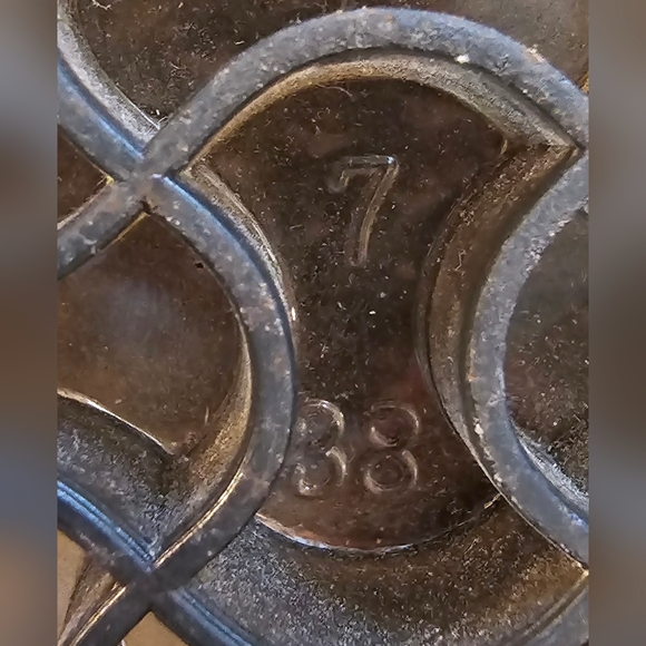 Chinese Laundry Sandals - Picture 2 of 5